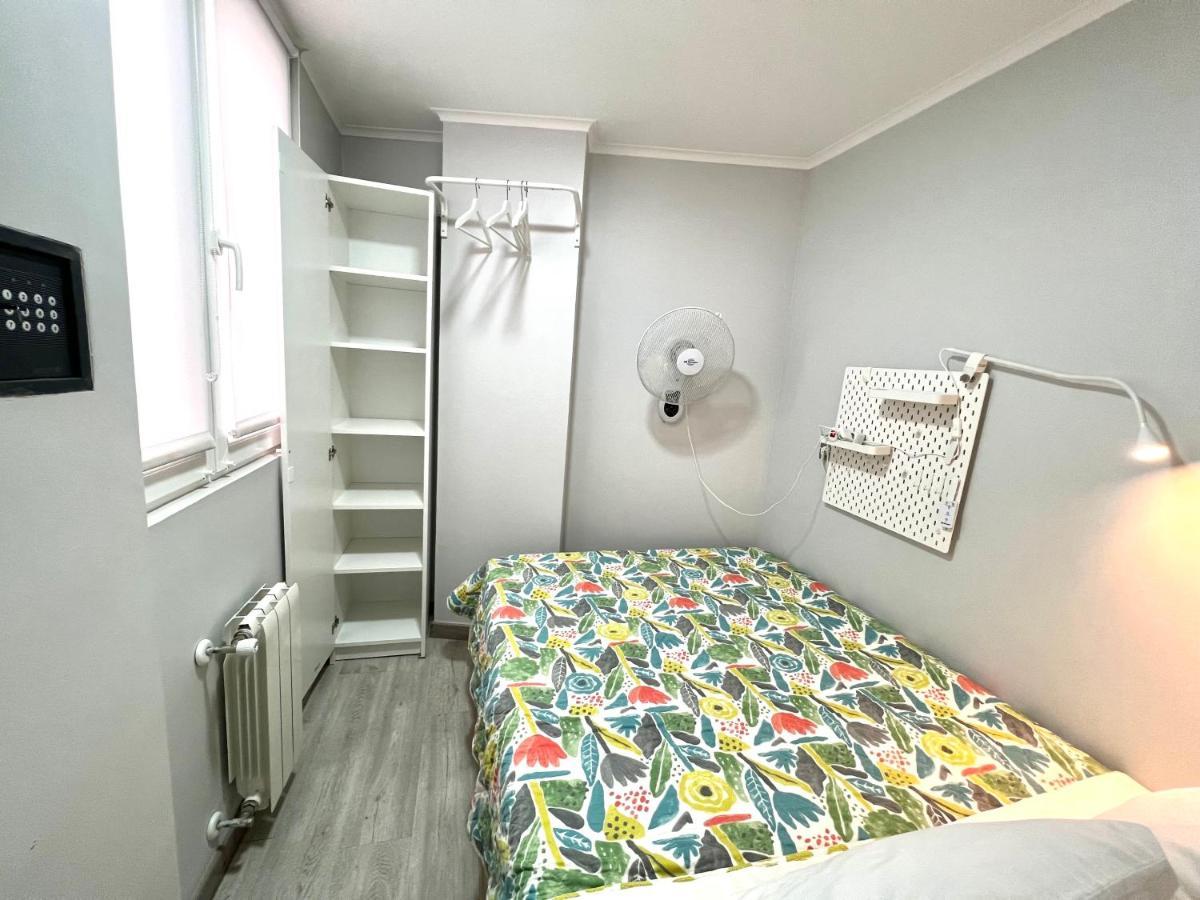 Camp Nou, Europa Fira - Modern Two-Bedroom Apartment With Heating لوسبيتاليت دي يوبريغات المظهر الخارجي الصورة