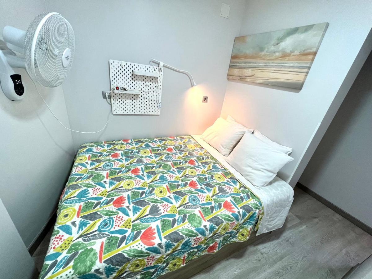 Camp Nou, Europa Fira - Modern Two-Bedroom Apartment With Heating لوسبيتاليت دي يوبريغات المظهر الخارجي الصورة