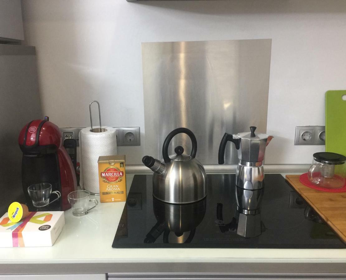 Camp Nou, Europa Fira - Modern Two-Bedroom Apartment With Heating لوسبيتاليت دي يوبريغات المظهر الخارجي الصورة